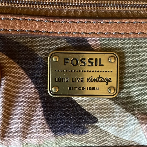 Fossil Crossbody Wallet/Bag - Picture 6 of 6